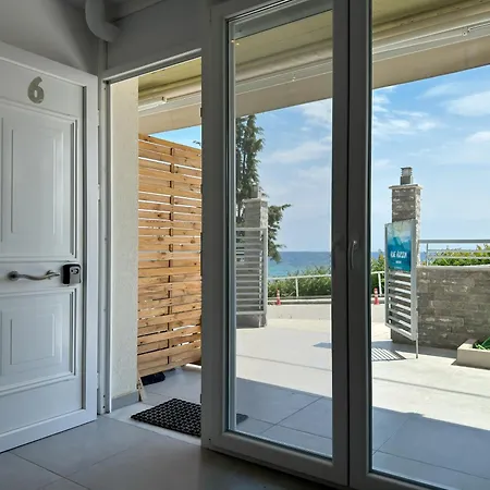 Blue Horizon 6 Apartment