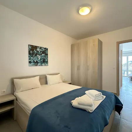 Blue Horizon 6 *
